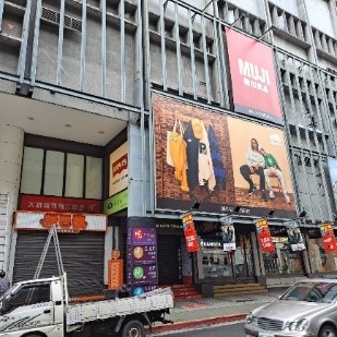 進駐服務新北市「萬企峨嵋街」商場大樓